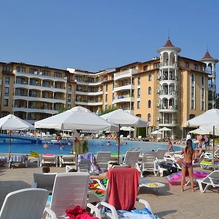Royal Sun With Pool View Apartment *