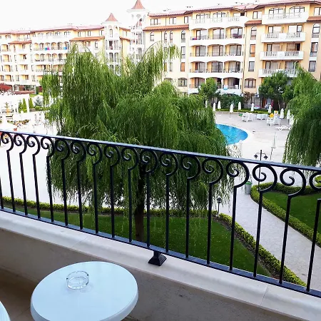 Royal Sun With Pool View 公寓 阳光海滩